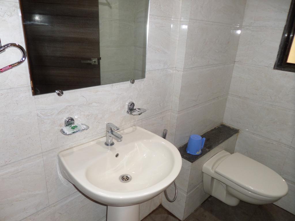 Sai Heera Residency Hotel Shirdi Ruang foto