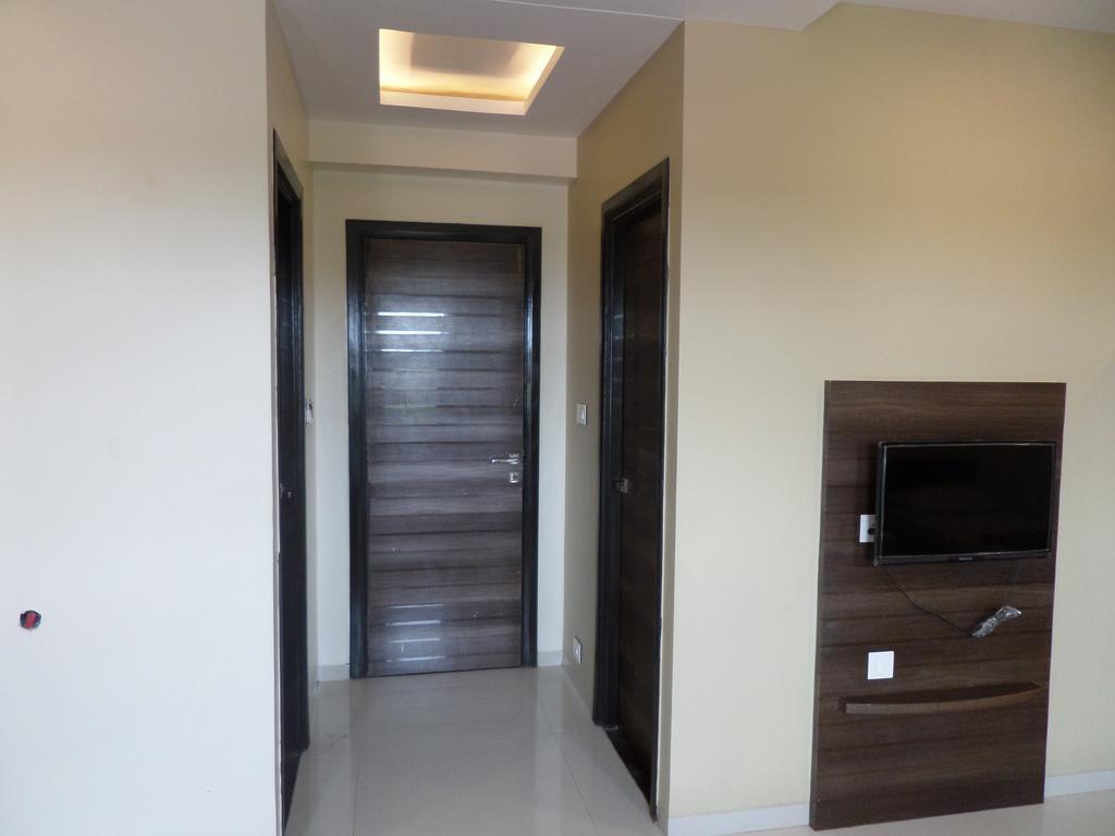 Sai Heera Residency Hotel Shirdi Bagian luar foto