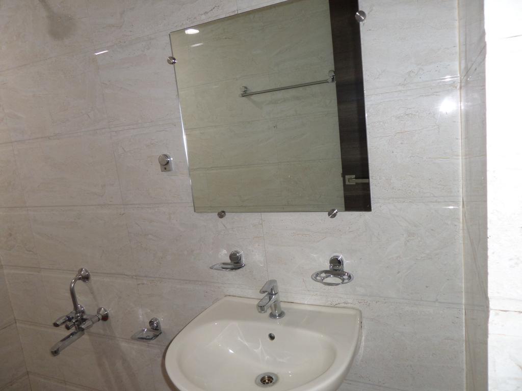 Sai Heera Residency Hotel Shirdi Bagian luar foto