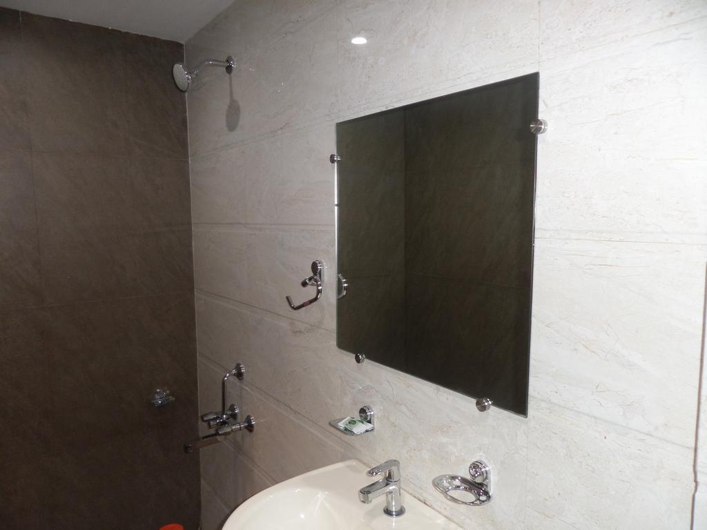 Sai Heera Residency Hotel Shirdi Bagian luar foto