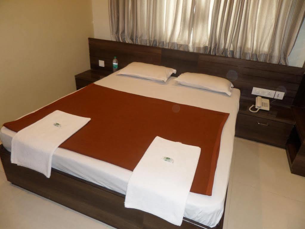 Sai Heera Residency Hotel Shirdi Bagian luar foto