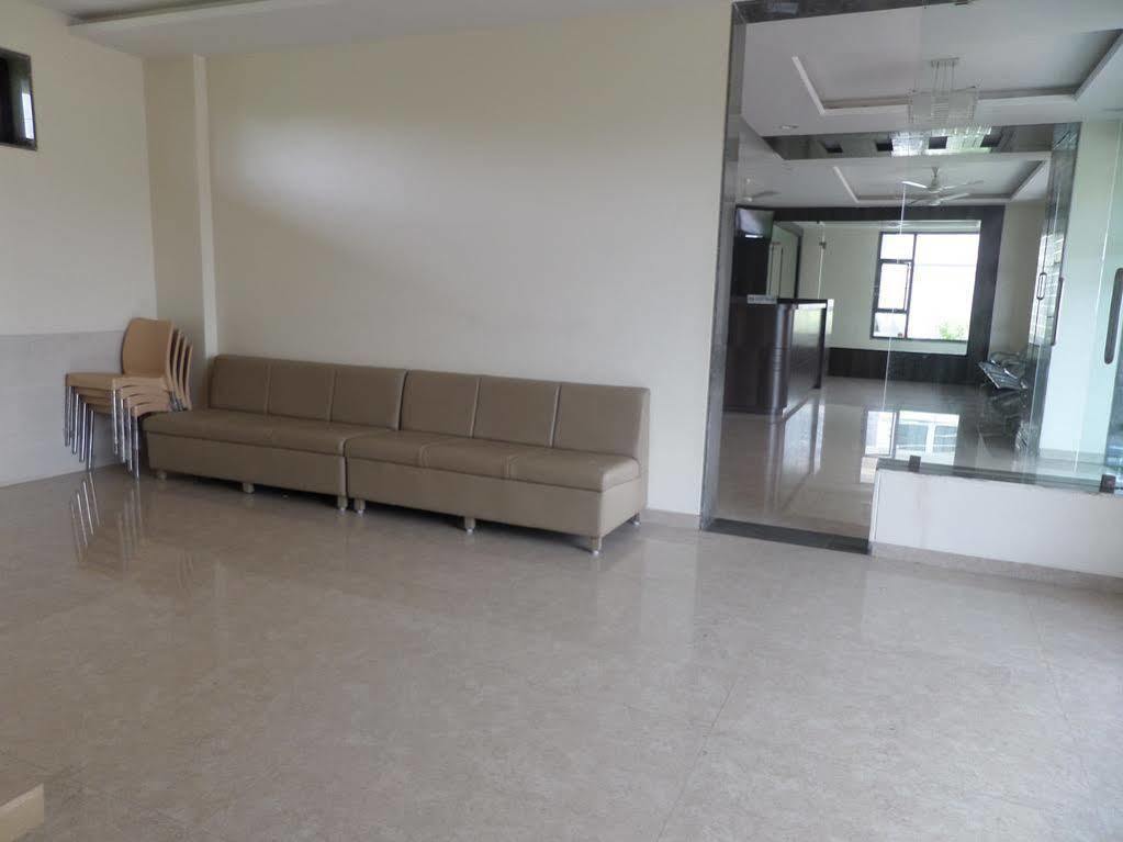 Sai Heera Residency Hotel Shirdi Bagian luar foto